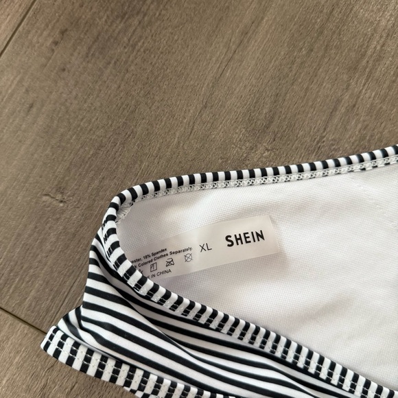 🦃5 for $25🦃 New SHEIN Black & White Striped High Neck Bikini Top - Picture 5 of 6